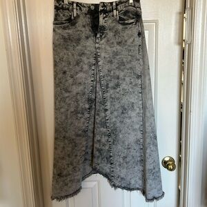 Wash lab skirt